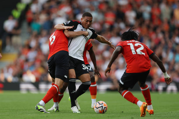 防守两端的 防守两端的