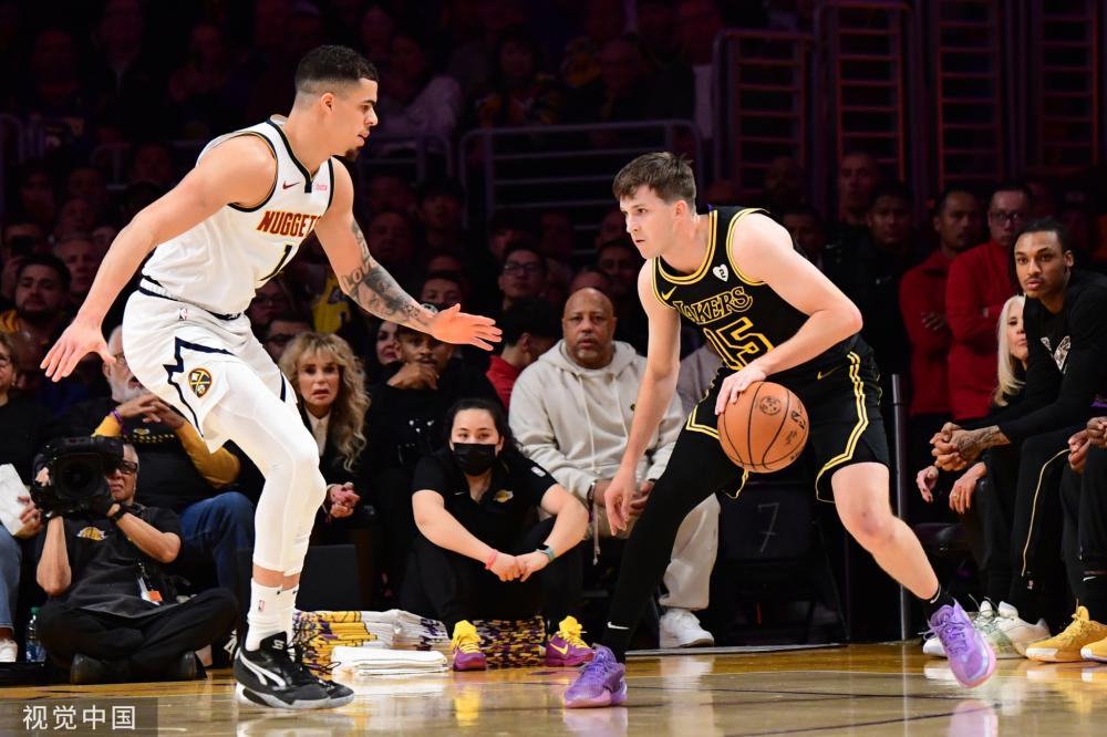 辈蜿蜒前行 辈蜿蜒前行